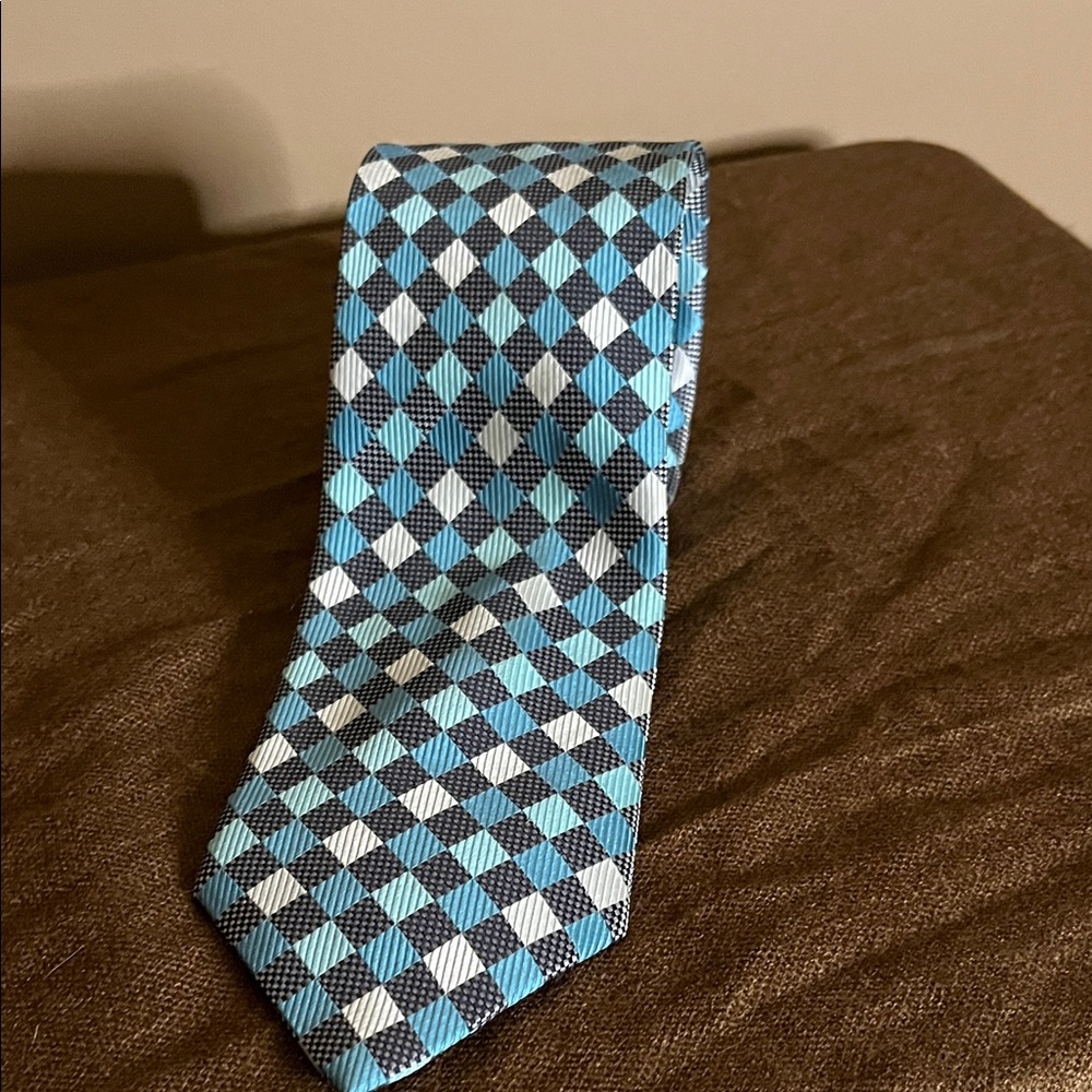 😄Vintage polyester tie blue checkered pattern